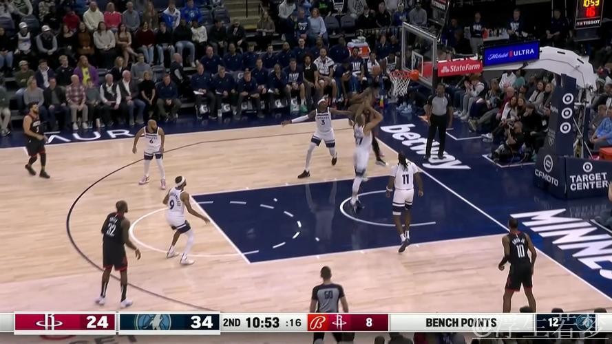 麦克丹尼尔斯妙传 戈贝尔双手扣篮打成2+1 麦克丹尼尔斯妙传 戈贝尔双手扣篮打成2+1